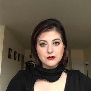 Meet your Posher, Jenna